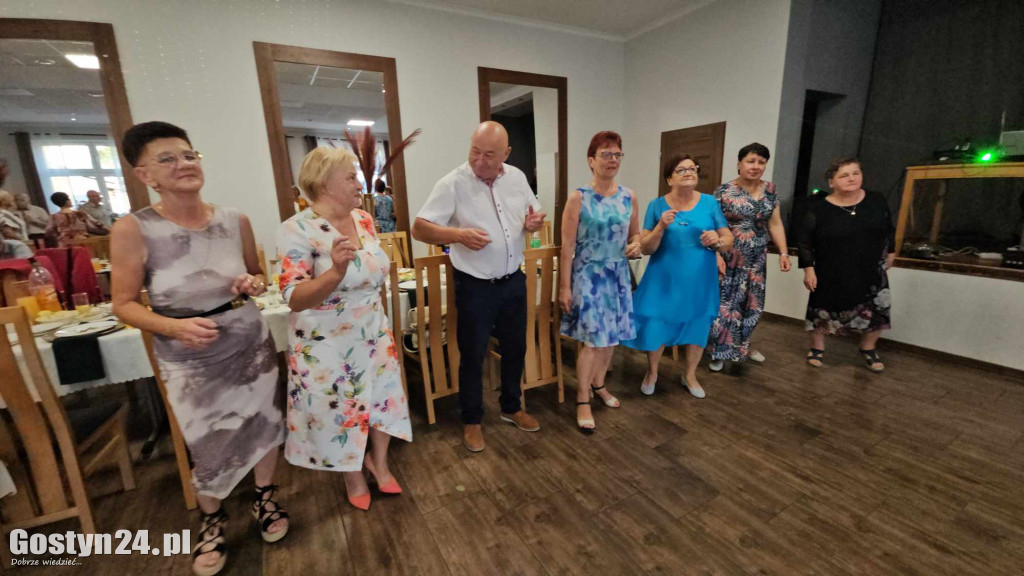 Zjazd absolwentów klas ósmych szkoły w Piaskach po 50 latach