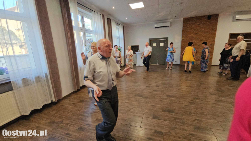 Zjazd absolwentów klas ósmych szkoły w Piaskach po 50 latach