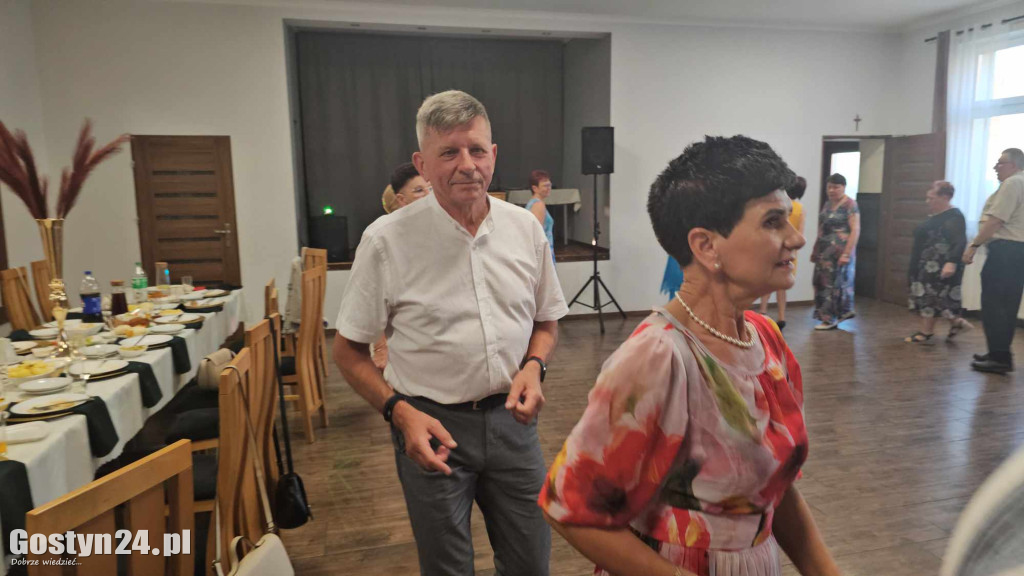 Zjazd absolwentów klas ósmych szkoły w Piaskach po 50 latach