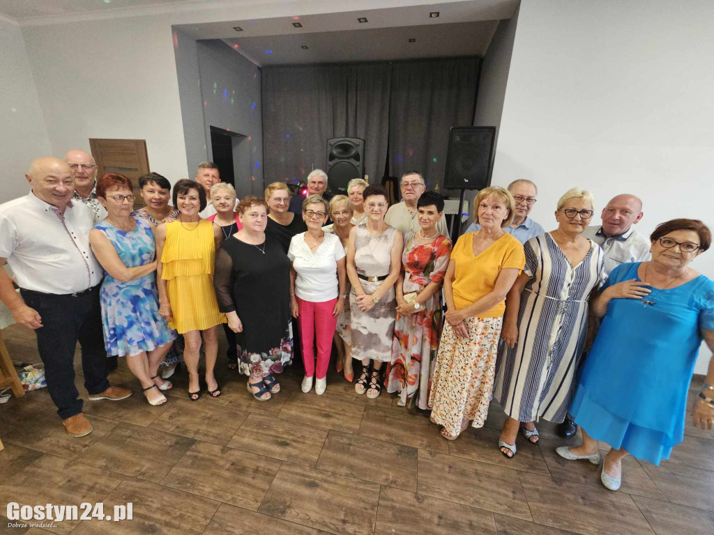 Zjazd absolwentów klas ósmych szkoły w Piaskach po 50 latach