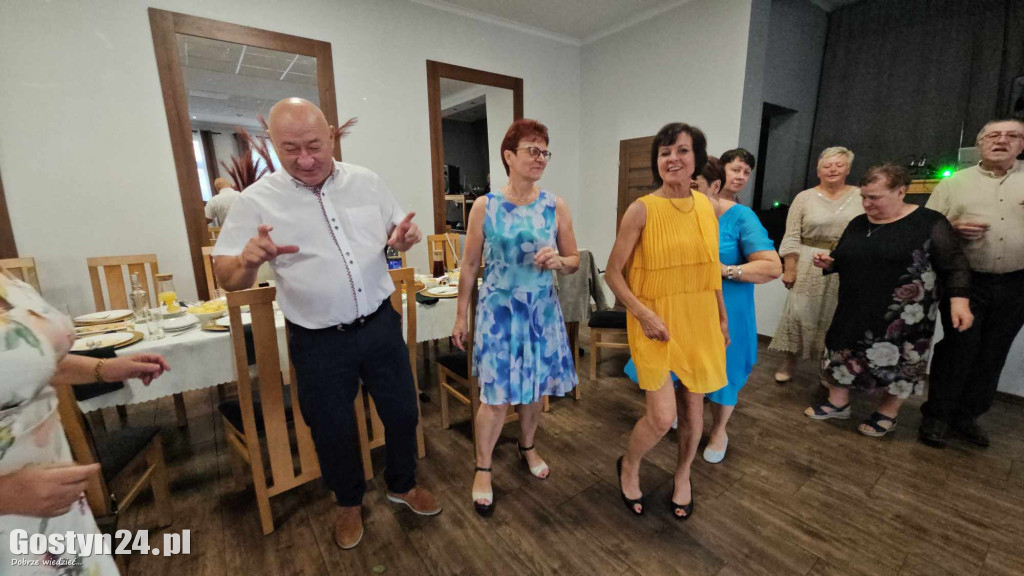Zjazd absolwentów klas ósmych szkoły w Piaskach po 50 latach
