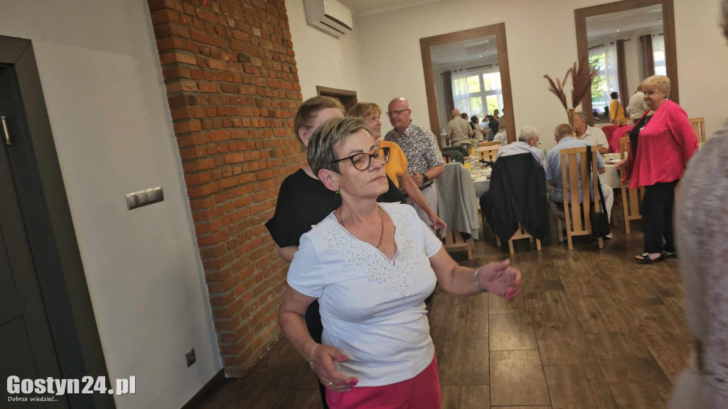 Zjazd absolwentów klas ósmych szkoły w Piaskach po 50 latach