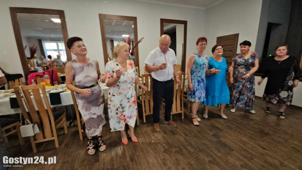 Zjazd absolwentów klas ósmych szkoły w Piaskach po 50 latach