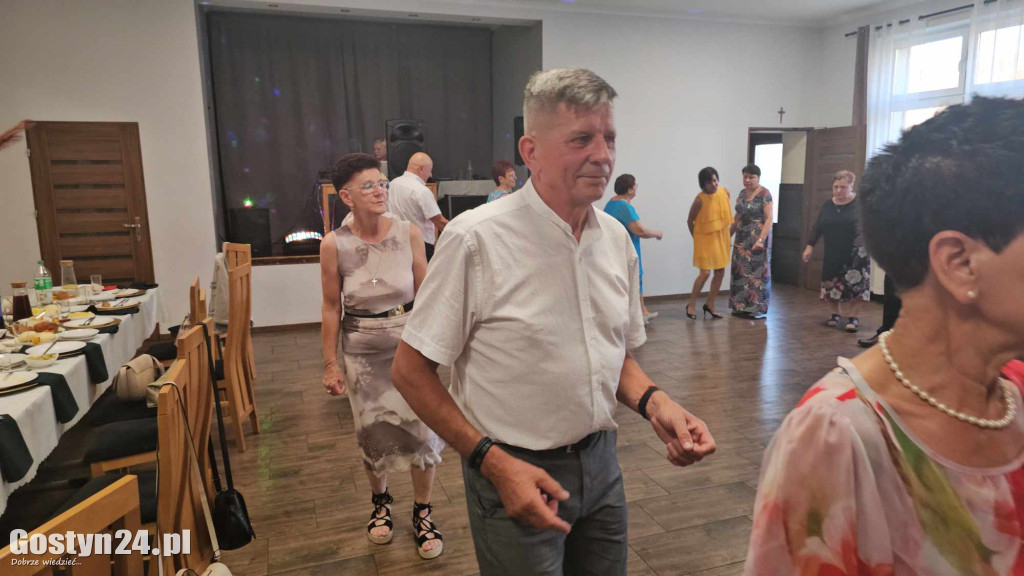 Zjazd absolwentów klas ósmych szkoły w Piaskach po 50 latach