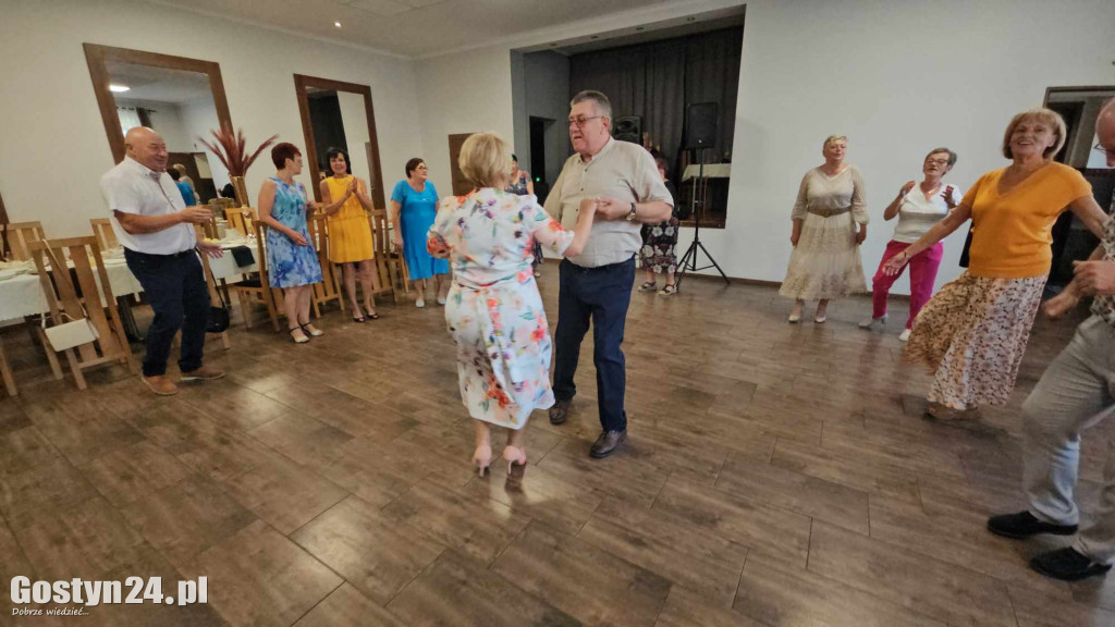 Zjazd absolwentów klas ósmych szkoły w Piaskach po 50 latach
