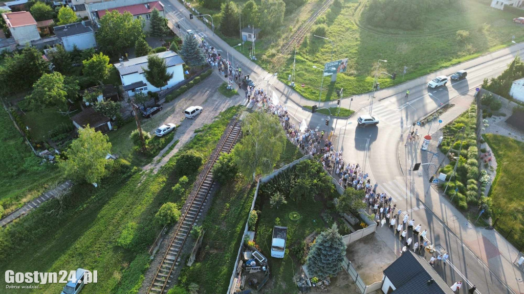 Procesja fatimska przeszła ulicami Gostynia na Świętą Górę