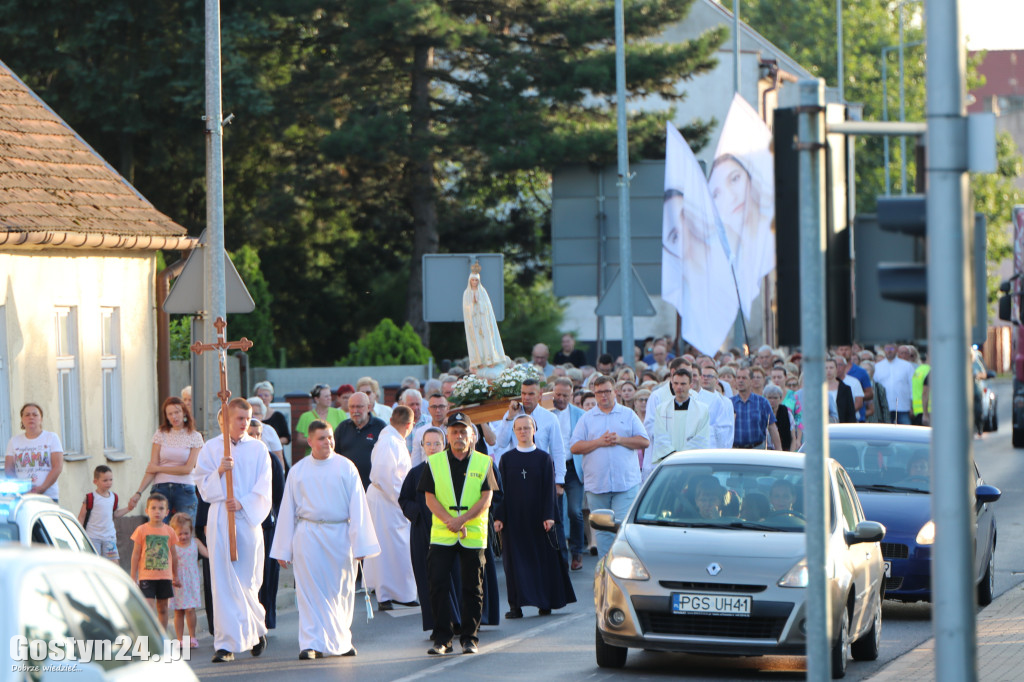 Procesja fatimska przeszła ulicami Gostynia na Świętą Górę