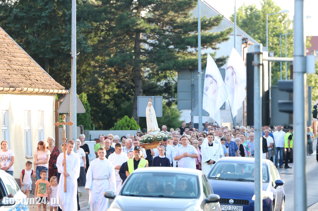 Procesja fatimska przeszła ulicami Gostynia na Świętą Górę