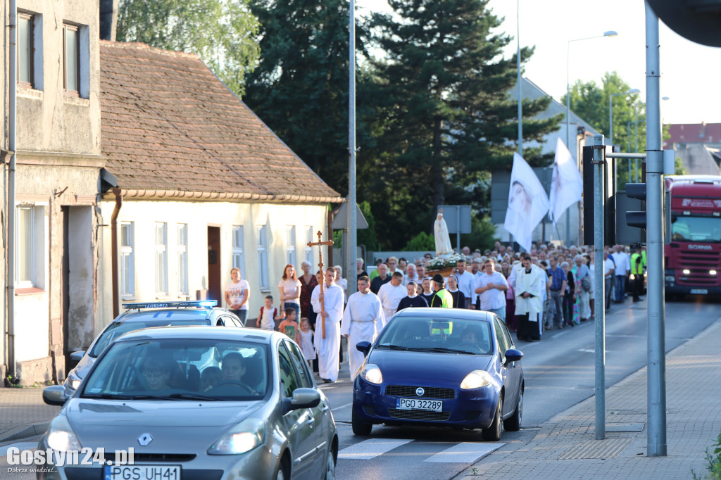 Procesja fatimska przeszła ulicami Gostynia na Świętą Górę