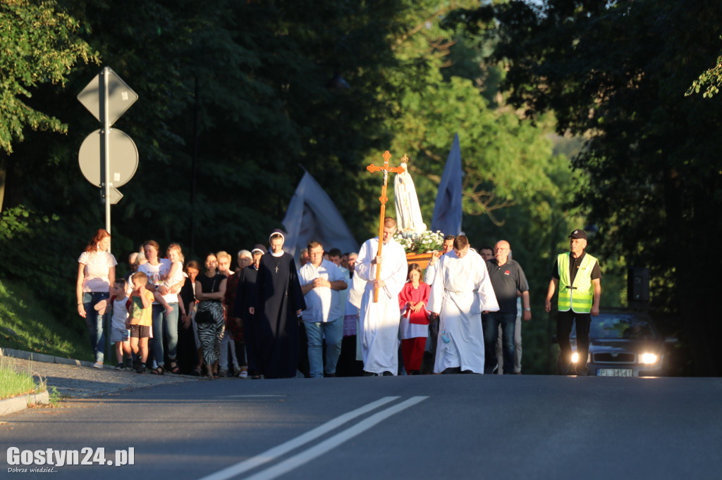 Procesja fatimska przeszła ulicami Gostynia na Świętą Górę