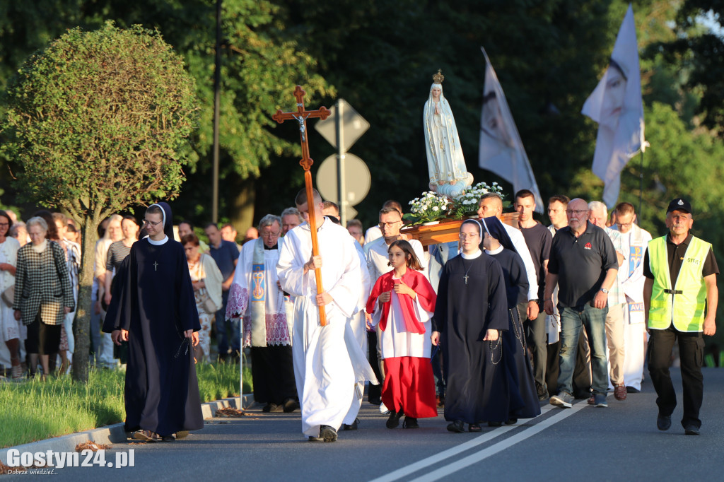 Procesja fatimska przeszła ulicami Gostynia na Świętą Górę