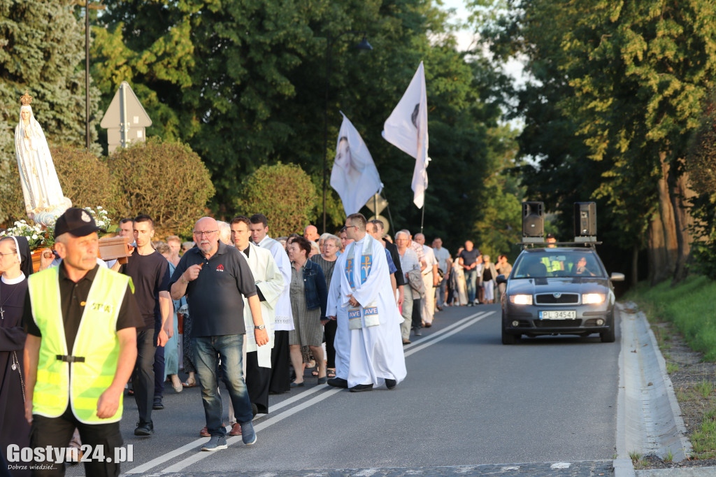 Procesja fatimska przeszła ulicami Gostynia na Świętą Górę