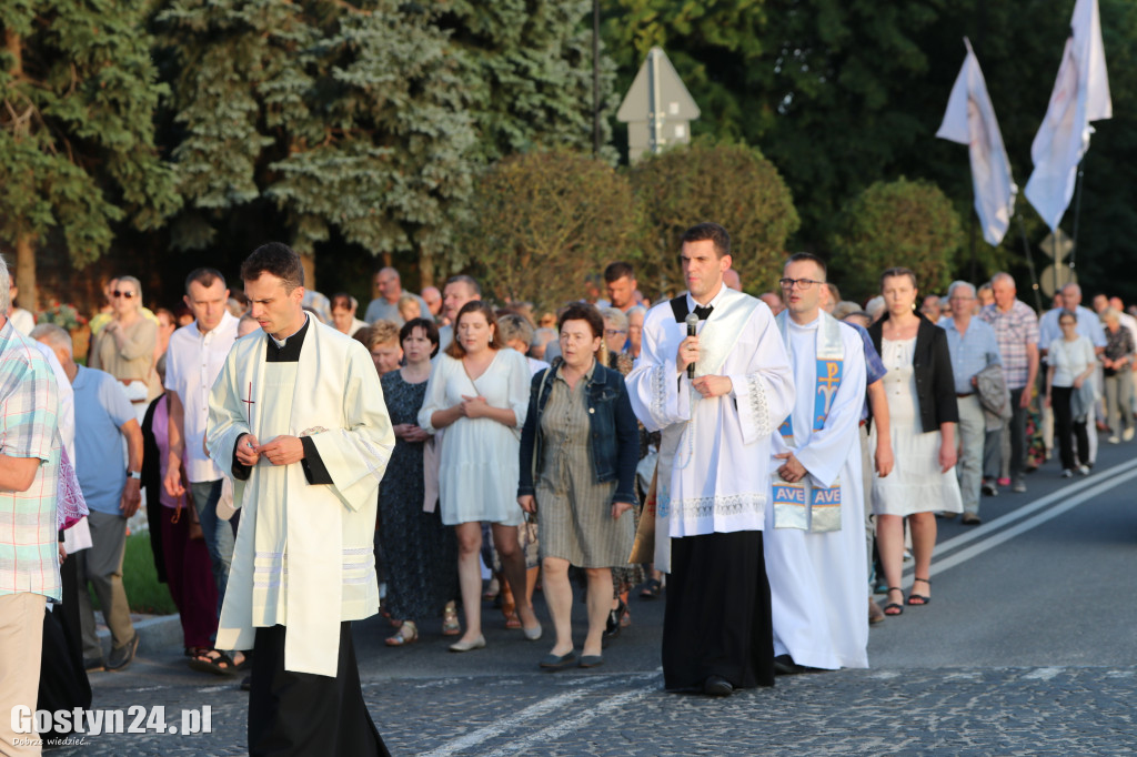 Procesja fatimska przeszła ulicami Gostynia na Świętą Górę