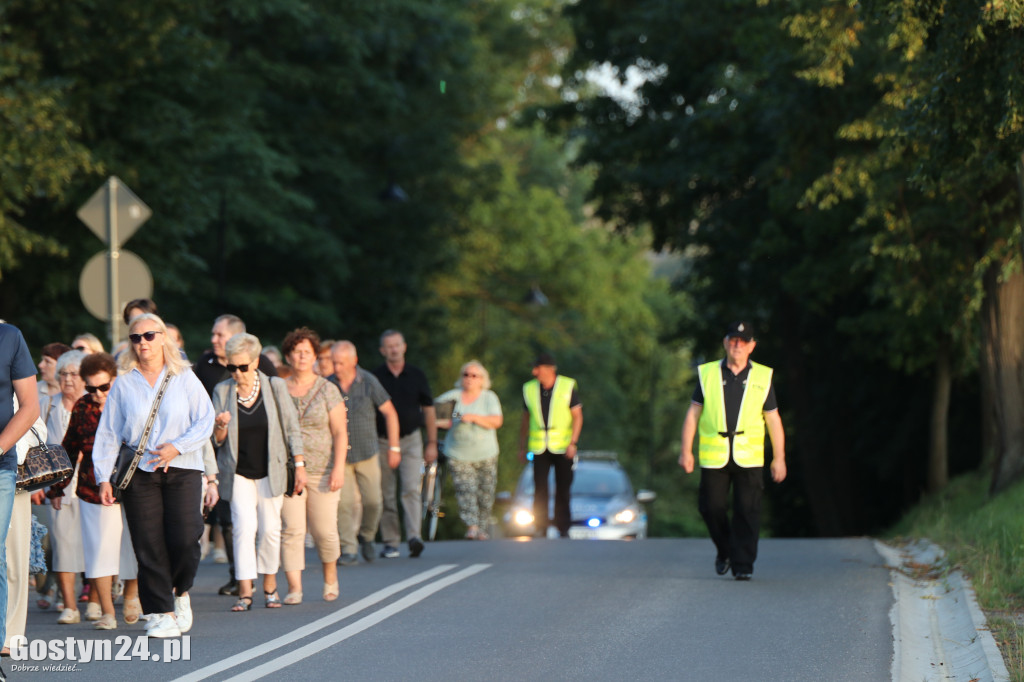 Procesja fatimska przeszła ulicami Gostynia na Świętą Górę