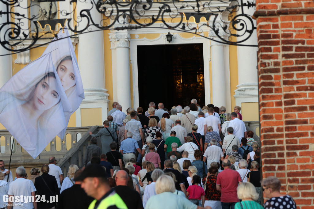 Procesja fatimska przeszła ulicami Gostynia na Świętą Górę
