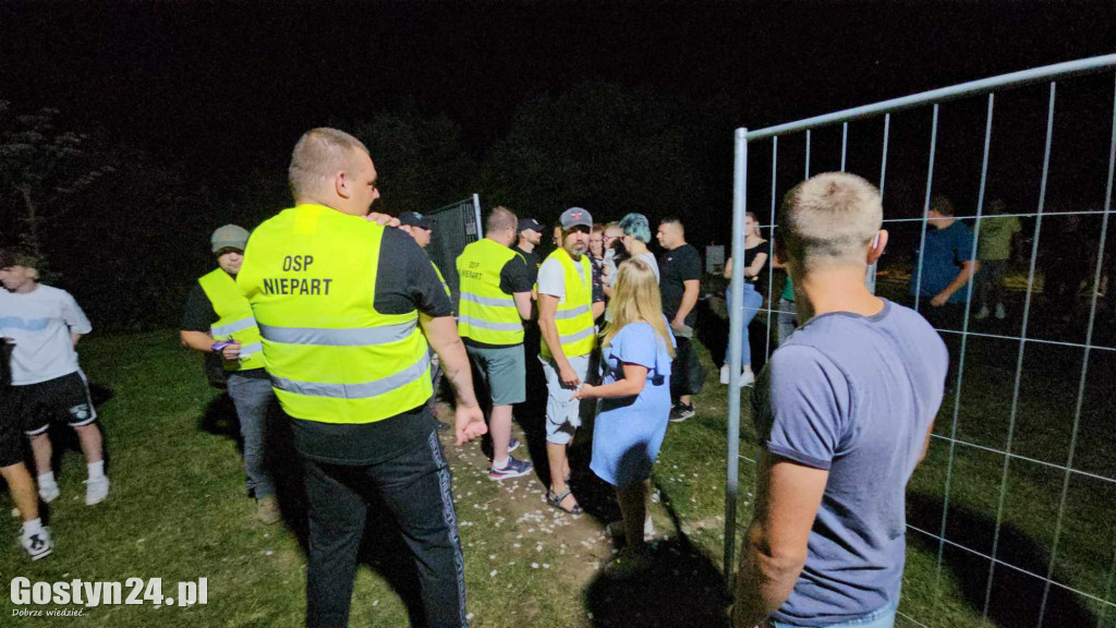 Impreza z Dj-ami zorganizowana przez OSP Niepart