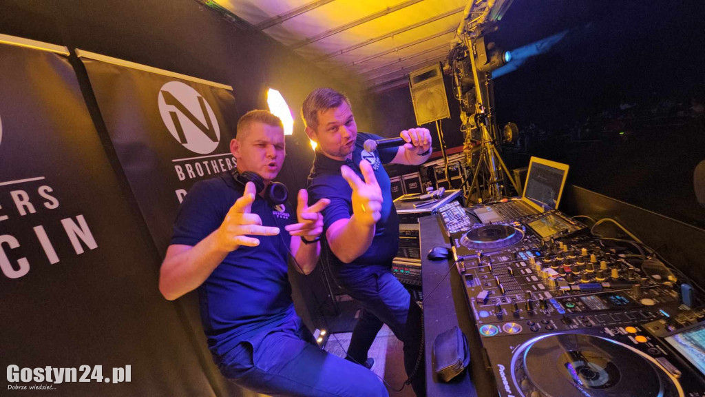 Impreza z Dj-ami zorganizowana przez OSP Niepart