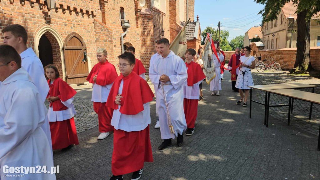 Msza odpustowa, procesja i koncert zespołu Rocal Fuza we Farze