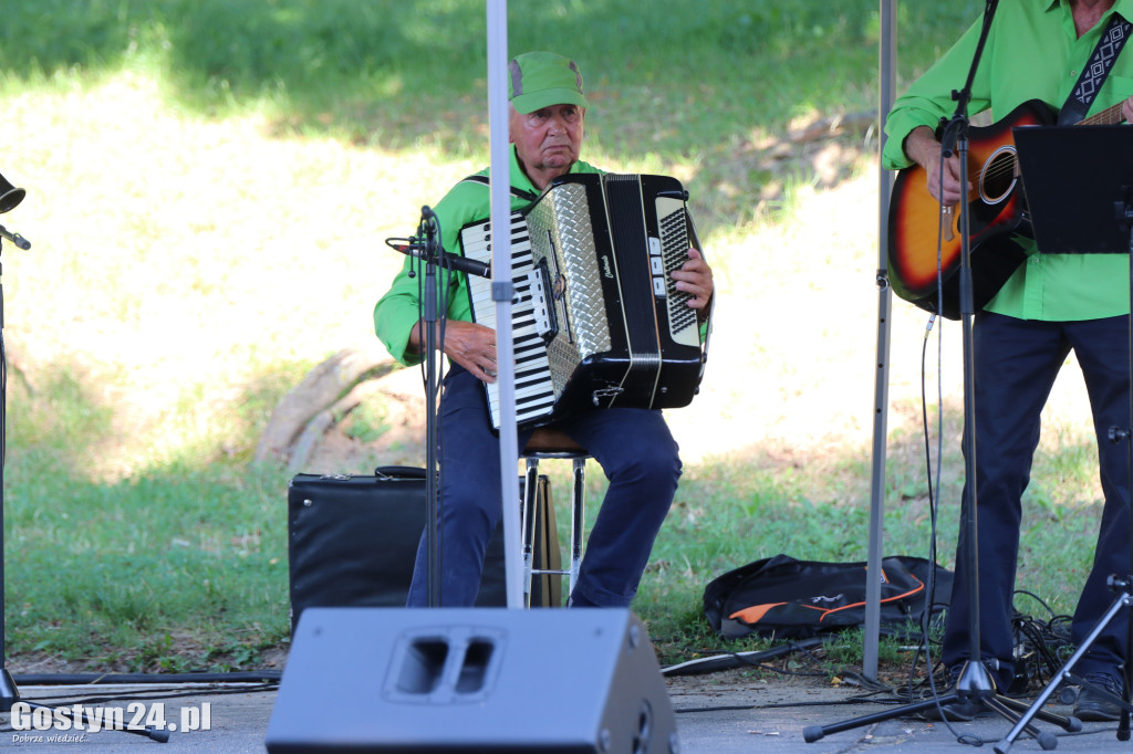 Koncert kapeli podwórkowej EKA przy CKiB w Piaskach