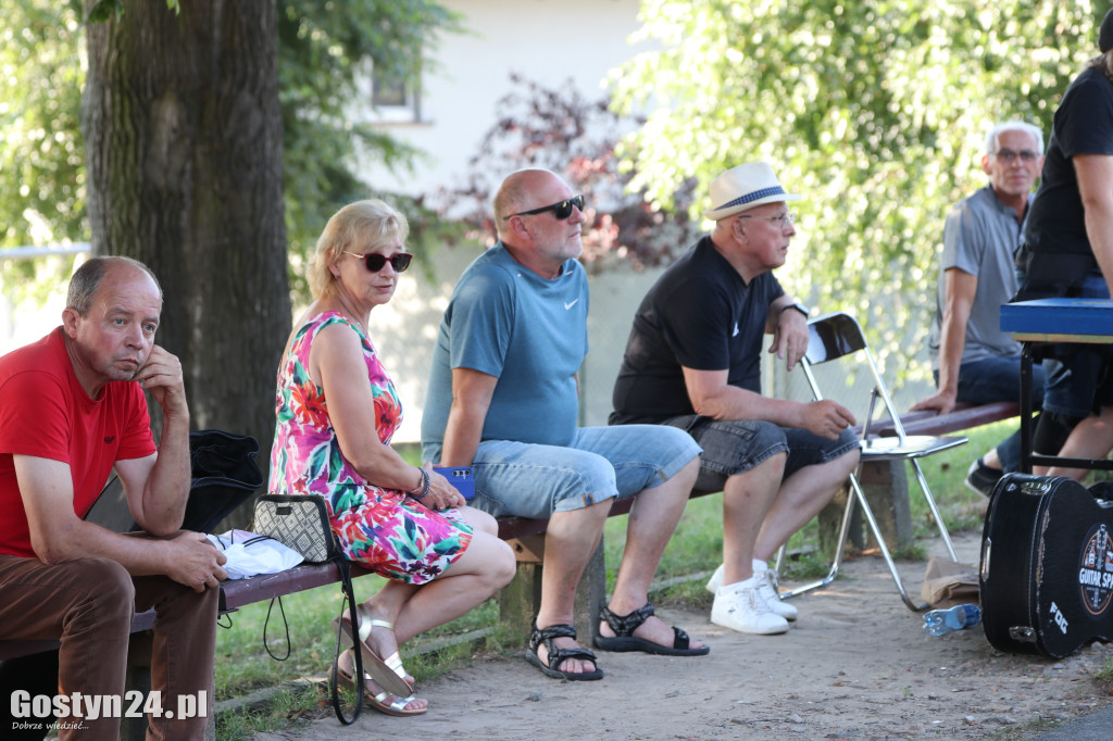 Koncert kapeli podwórkowej EKA przy CKiB w Piaskach