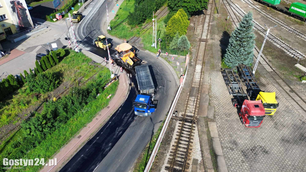 Remont ul. Fabrycznej i wymiana słupów na ul. Nad Kanią w Gostyniu