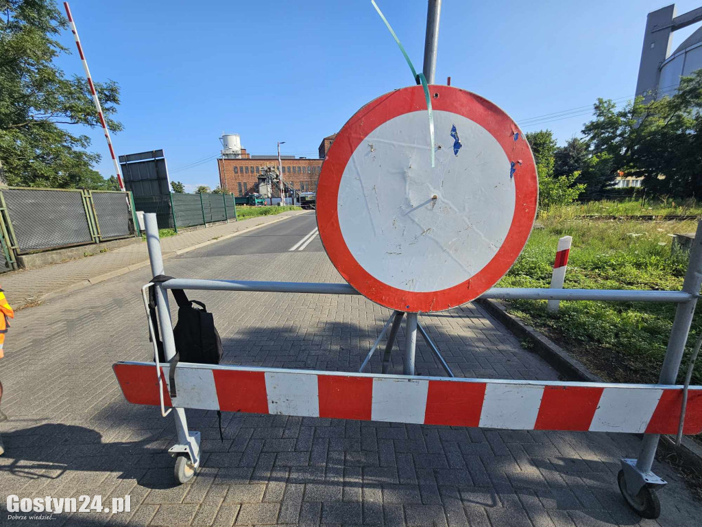 Remont ul. Fabrycznej i wymiana słupów na ul. Nad Kanią w Gostyniu