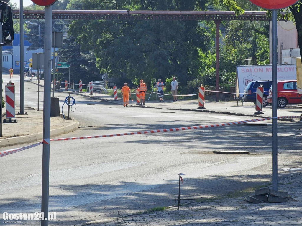 Remont ul. Fabrycznej i wymiana słupów na ul. Nad Kanią w Gostyniu