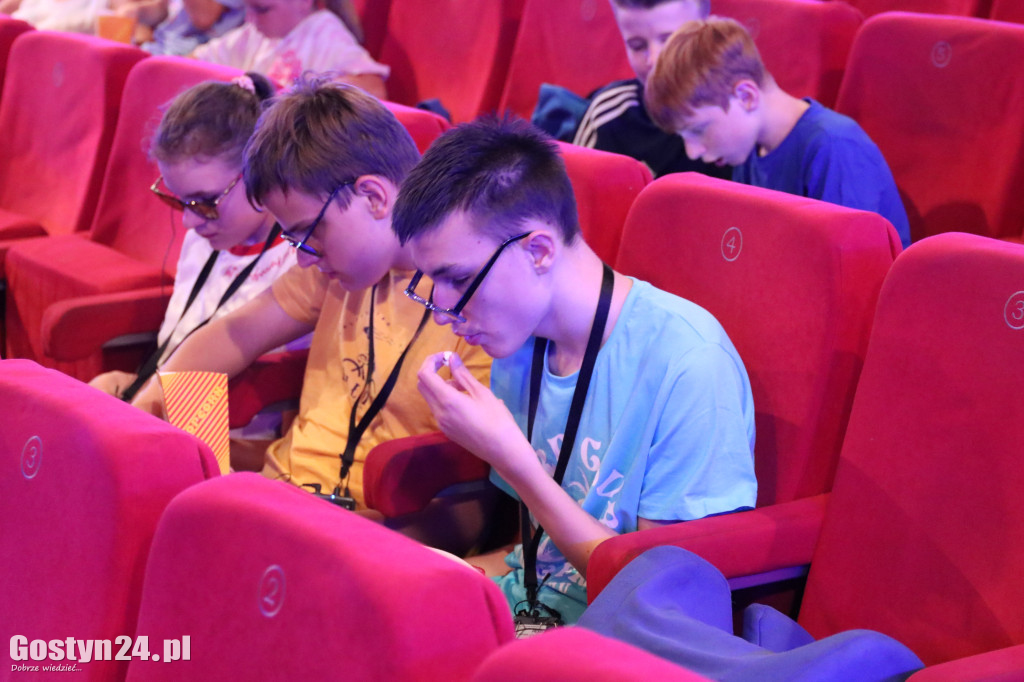 Pokaz filmu dla osób z dysfunkcją wzroku i słuchu w gostyńskim kinie