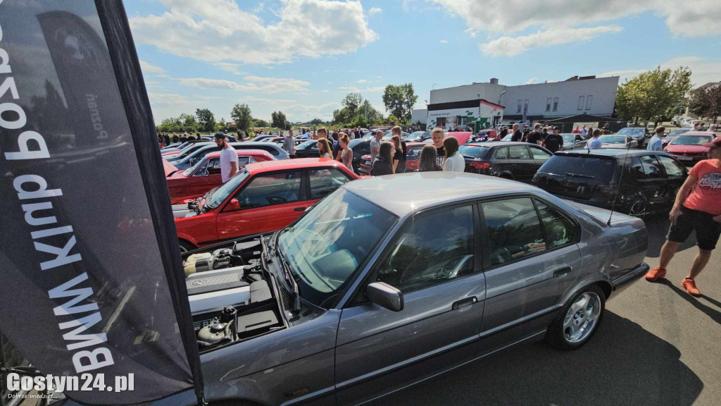 SPOT BMW w Gostyniu i akcja zbiórki karmy dla bezdomnych ziwerząt