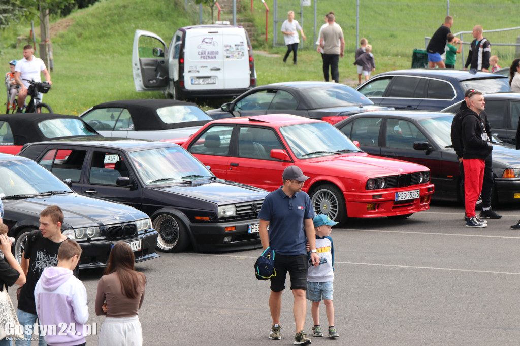 SPOT BMW w Gostyniu i akcja zbiórki karmy dla bezdomnych ziwerząt