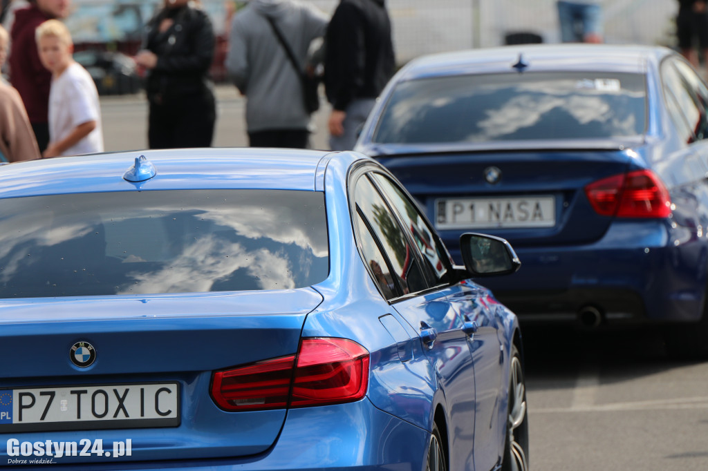 SPOT BMW w Gostyniu i akcja zbiórki karmy dla bezdomnych ziwerząt