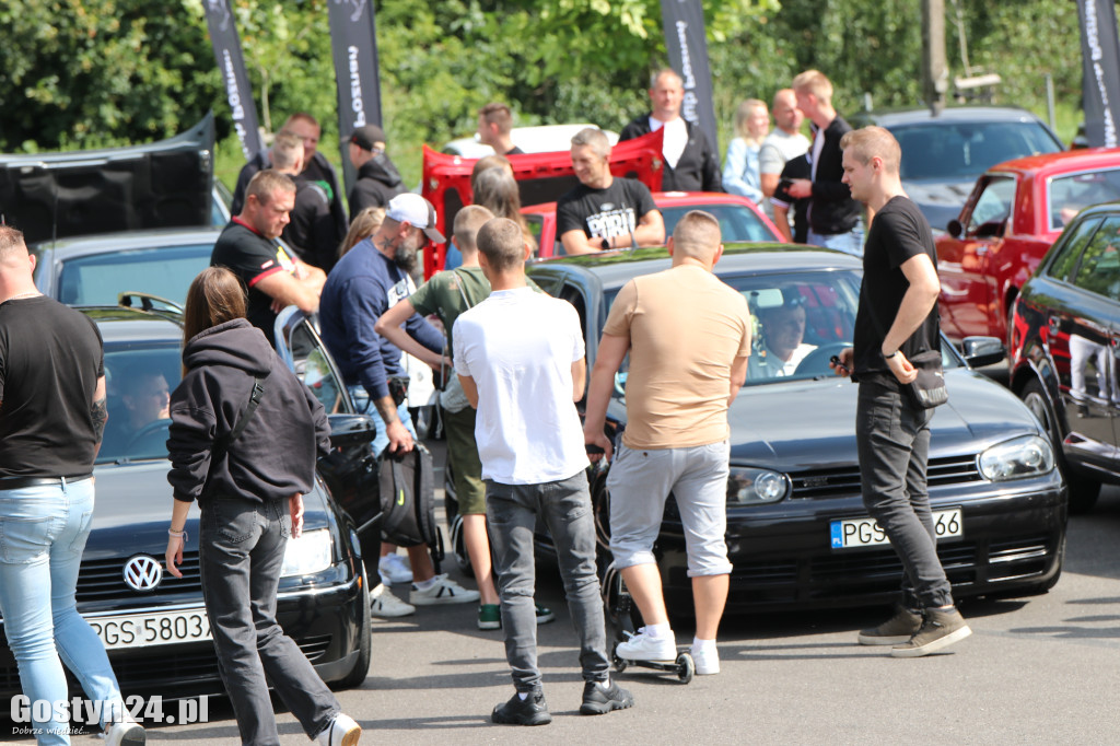 SPOT BMW w Gostyniu i akcja zbiórki karmy dla bezdomnych ziwerząt