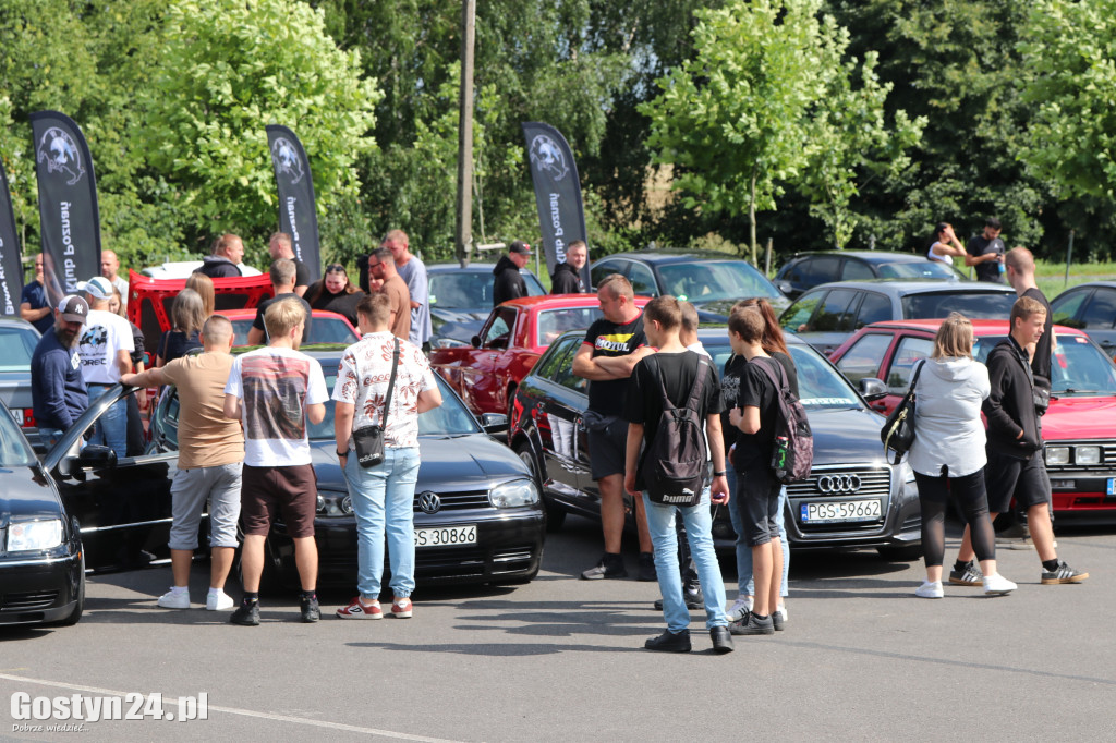 SPOT BMW w Gostyniu i akcja zbiórki karmy dla bezdomnych ziwerząt