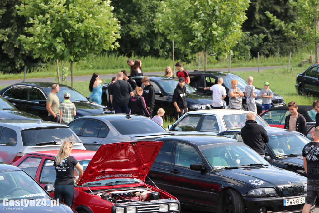 SPOT BMW w Gostyniu i akcja zbiórki karmy dla bezdomnych ziwerząt