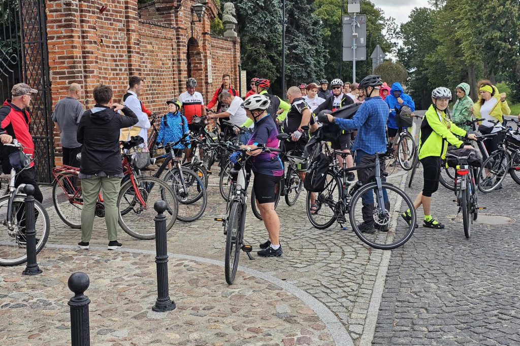 Pielgrzymi pojechali rowerami ze Świętej Góry do Błażejewa