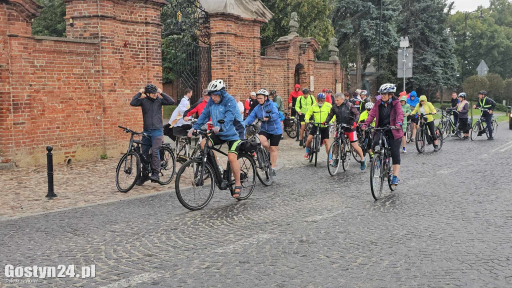 Pielgrzymi pojechali rowerami ze Świętej Góry do Błażejewa