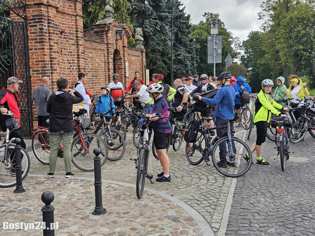 Pielgrzymi pojechali rowerami ze Świętej Góry do Błażejewa