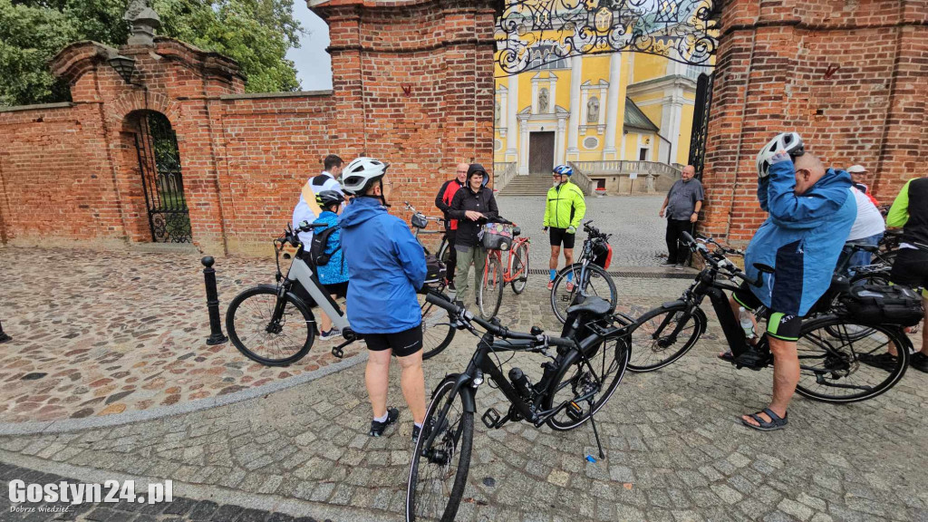 Pielgrzymi pojechali rowerami ze Świętej Góry do Błażejewa