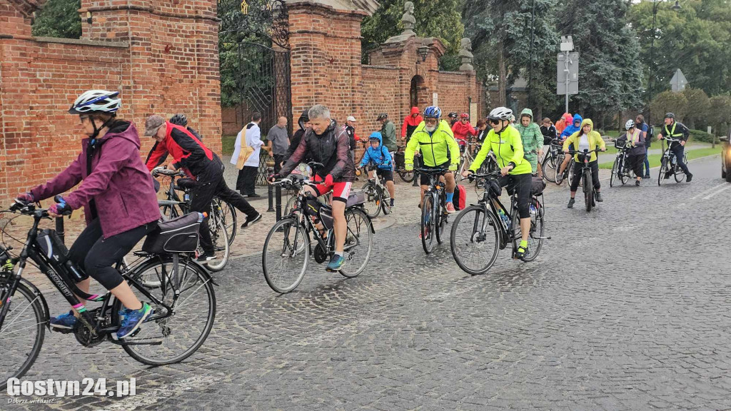 Pielgrzymi pojechali rowerami ze Świętej Góry do Błażejewa