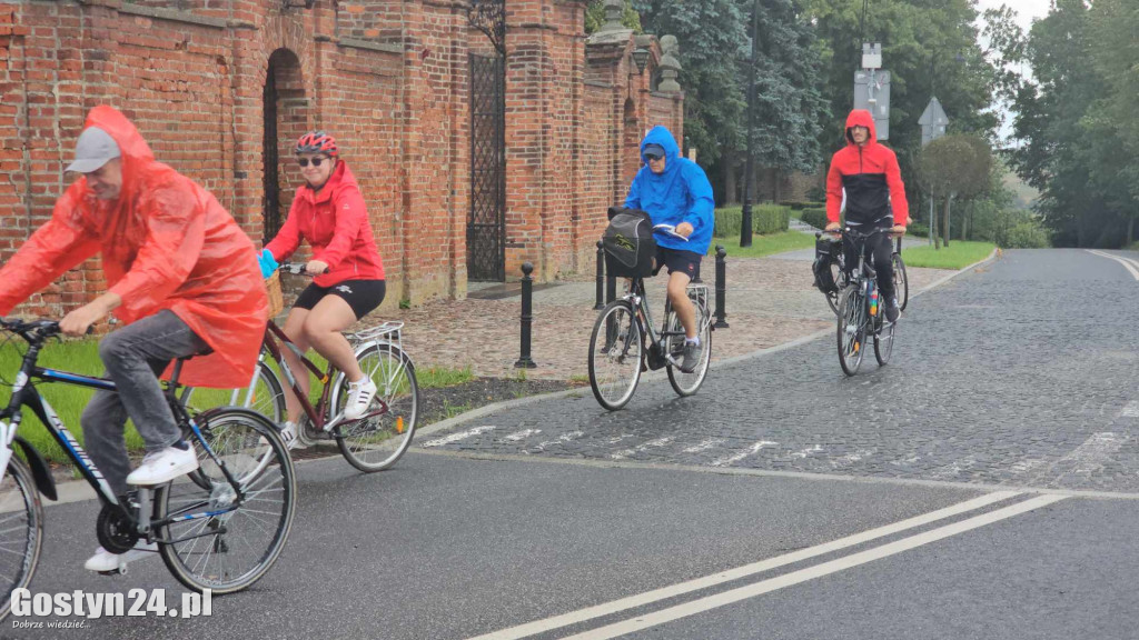Pielgrzymi pojechali rowerami ze Świętej Góry do Błażejewa