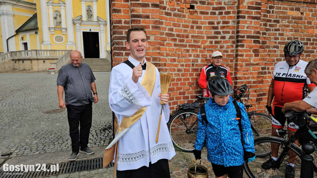 Pielgrzymi pojechali rowerami ze Świętej Góry do Błażejewa