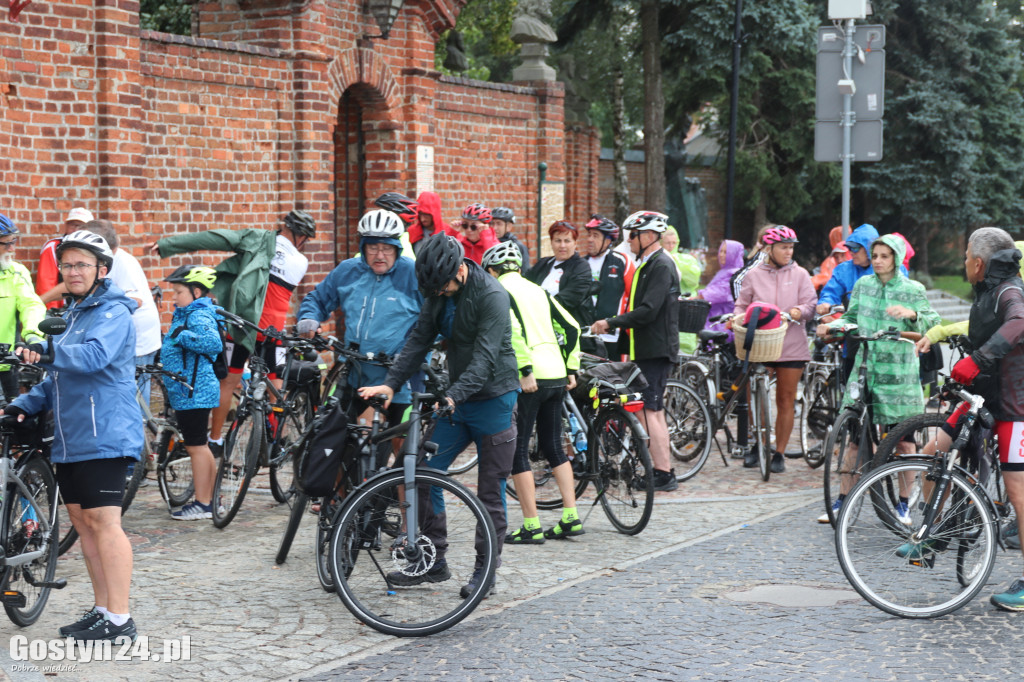 Pielgrzymi pojechali rowerami ze Świętej Góry do Błażejewa