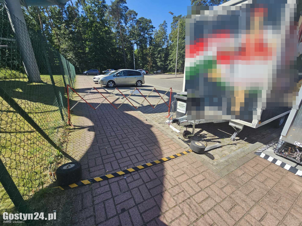 Podłączeni budki przed gostyńskim basen - Alert24