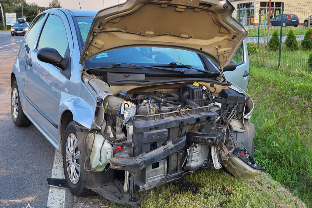 Kolizja dwóch osobówek w sąsiednim powiecie