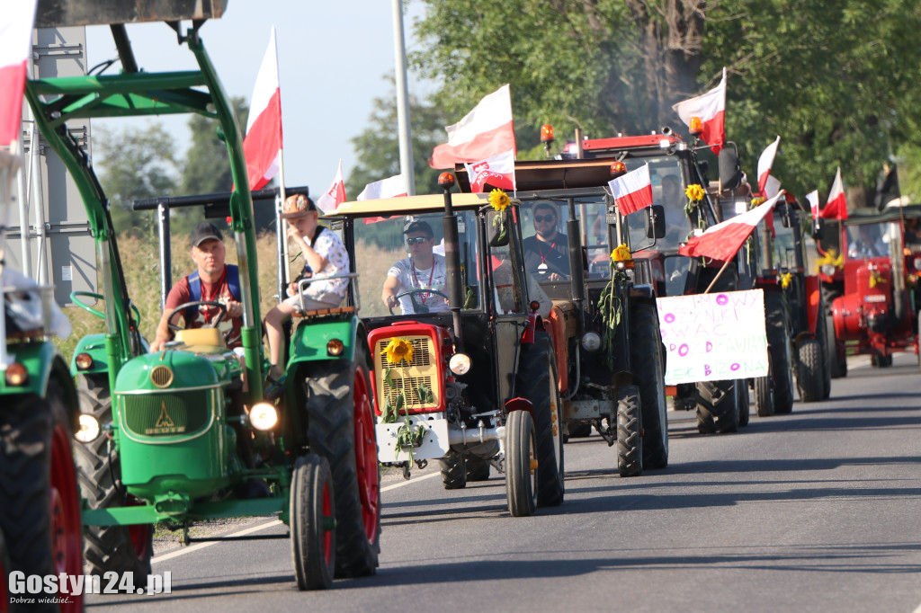 Parada zabytkowych pojazdów i nie tylko przejechała na Święta Górę
