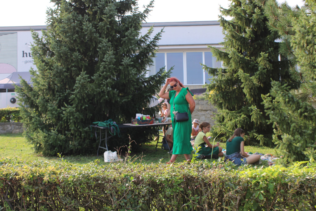 Kulturalne popołudnie z grami, farbami i robalami