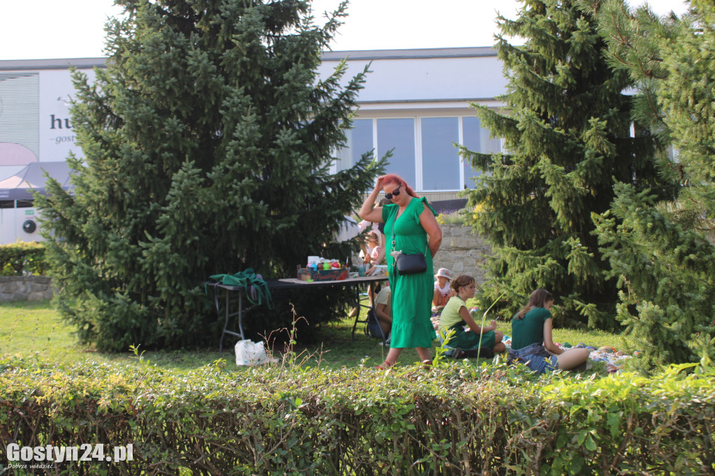 Kulturalne popołudnie z grami, farbami i robalami