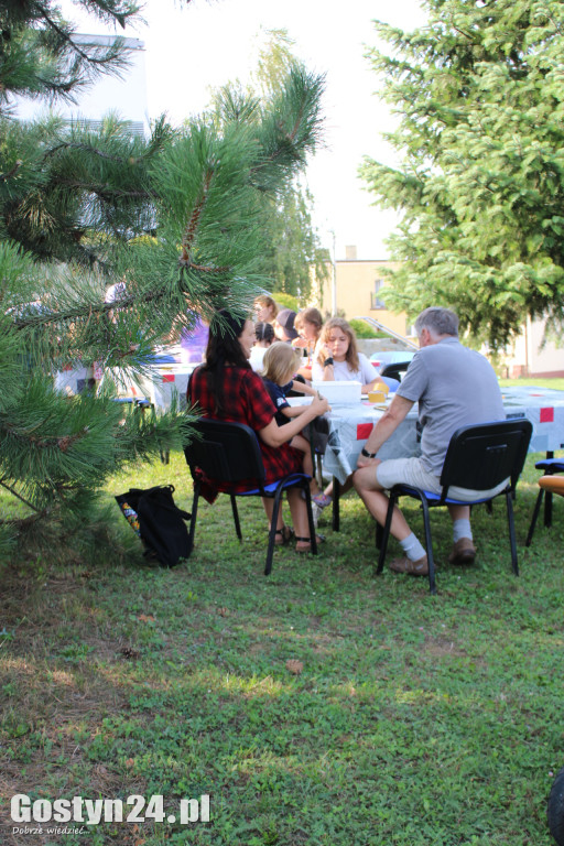 Kulturalne popołudnie z grami, farbami i robalami