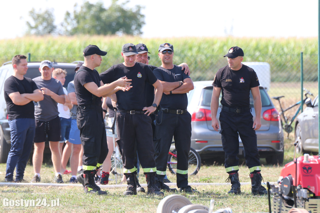 Strażacka bojówka charytatywna w Goli