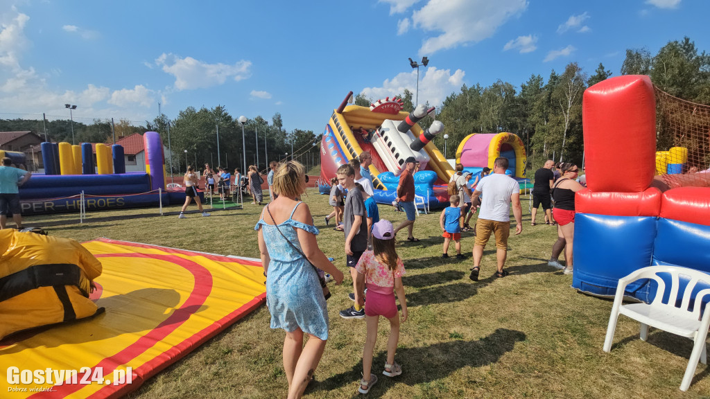 Festyn rodzinny przy szkole w Piaskach